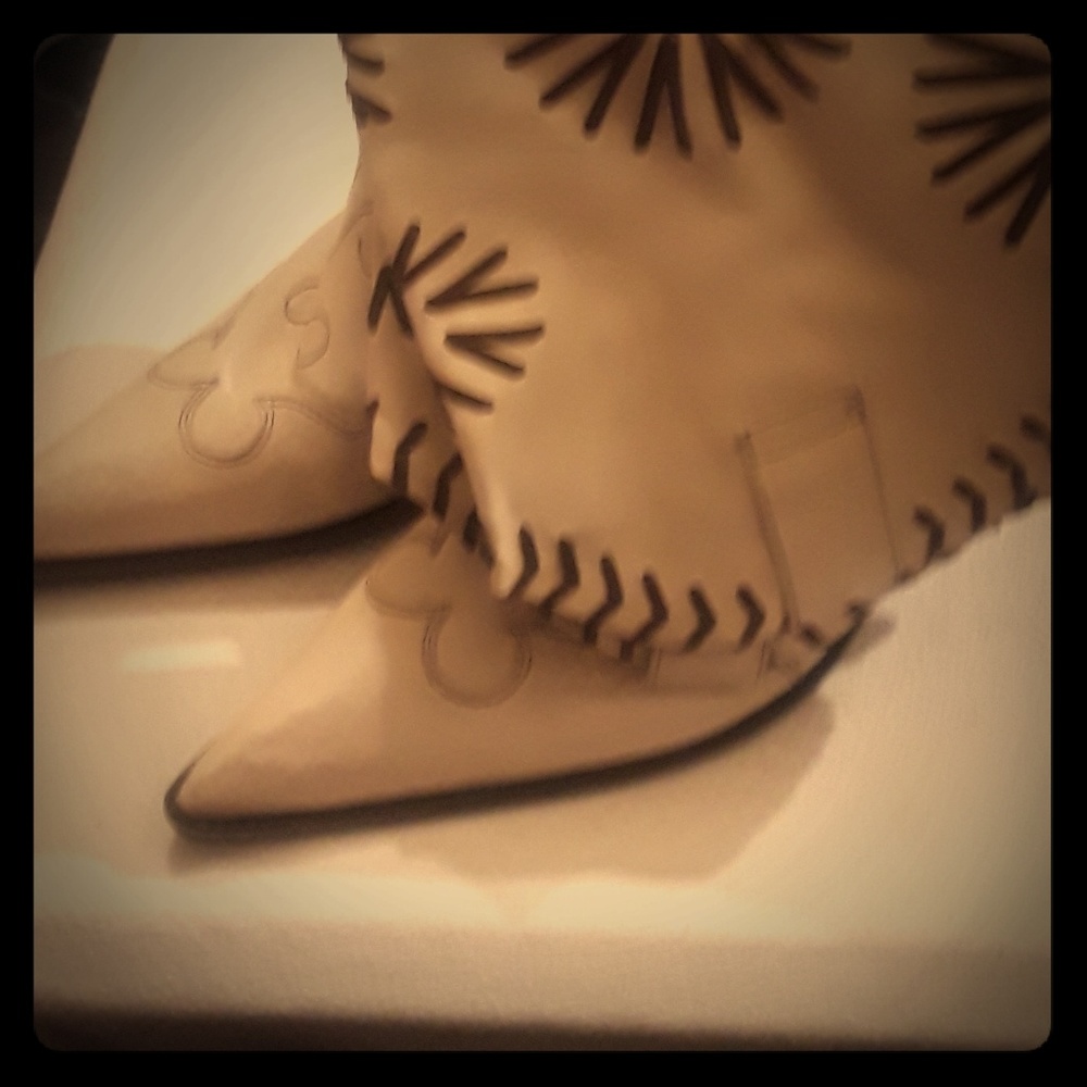 Boots .. BCBG